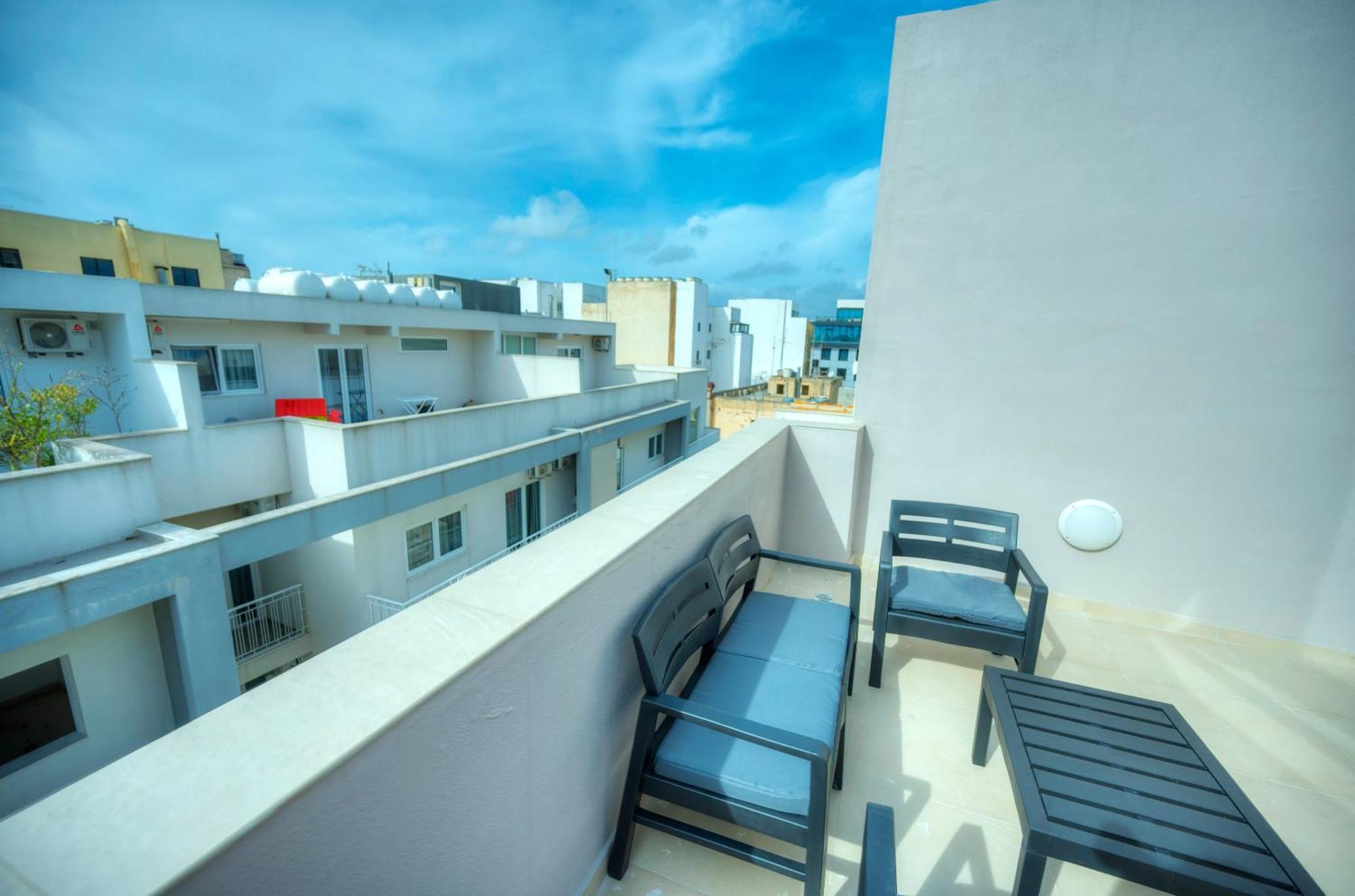 Duplex 2 Bedroom With Terrace Edag1-1 *